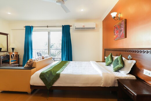Treebo Premium Dona Eliza, 700 metres from Calangute Beach