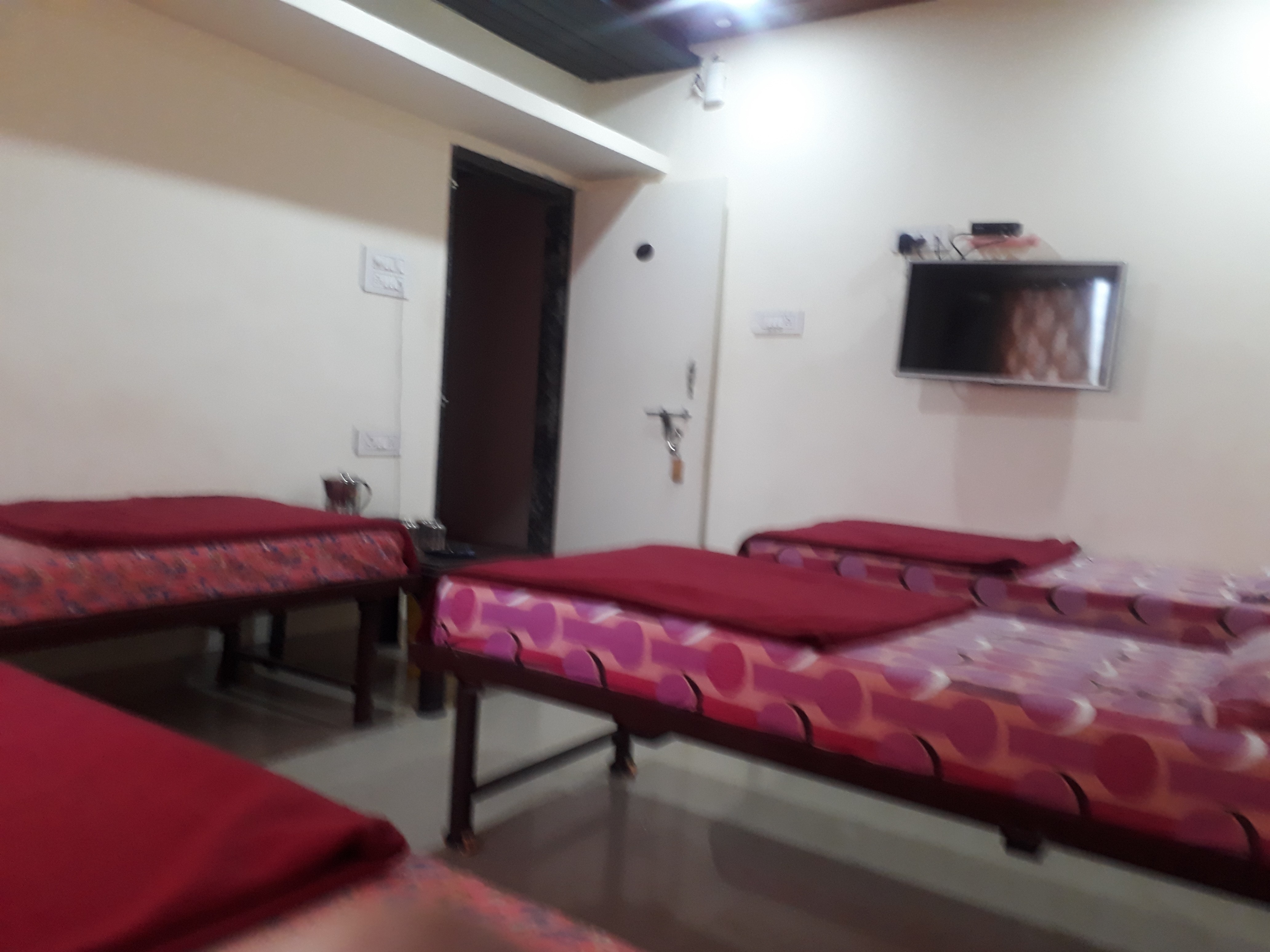 4 Bed Non AC 1