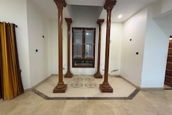 Moonkil Cottage, Kutralam