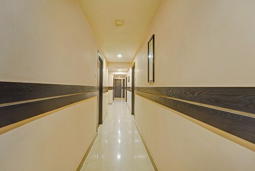 Collection O The Elegance Inn