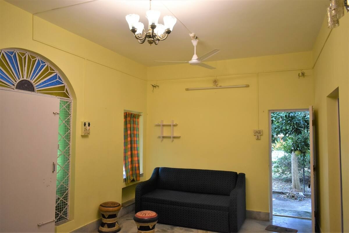 BIMALSUDHA Bungalow Shantiniketan - Tap to explore photos