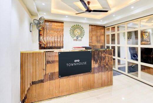Super Townhouse Hotel Silver Saffron