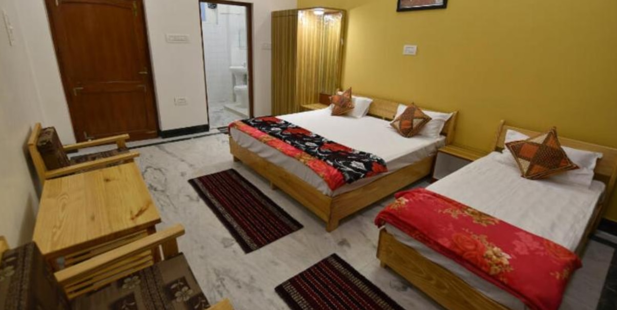 BALBIR NIWAS GUESTHOUSE - Tap to explore photos