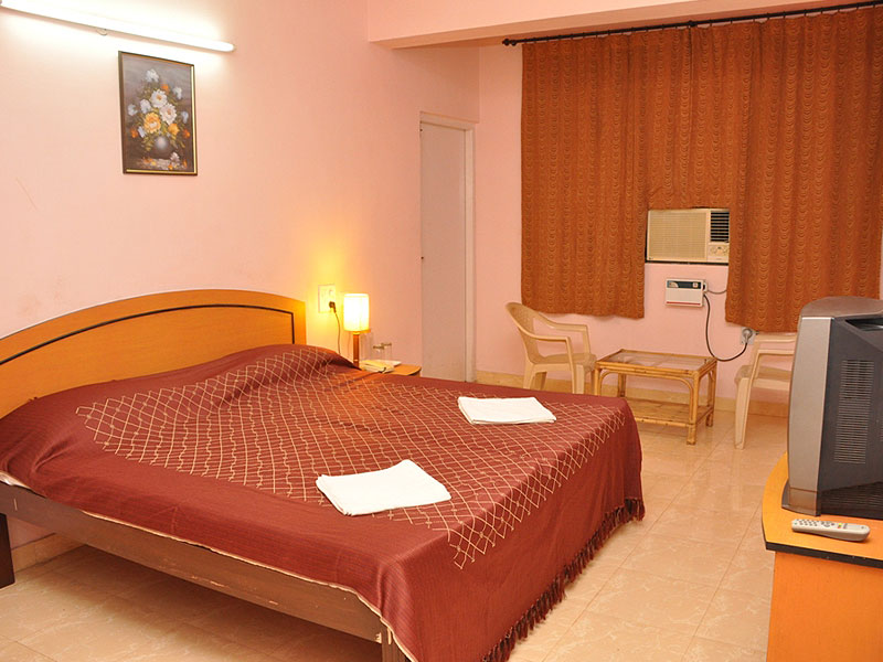 Picnic Plaza Hotels near Calangute - Tap to explore photos