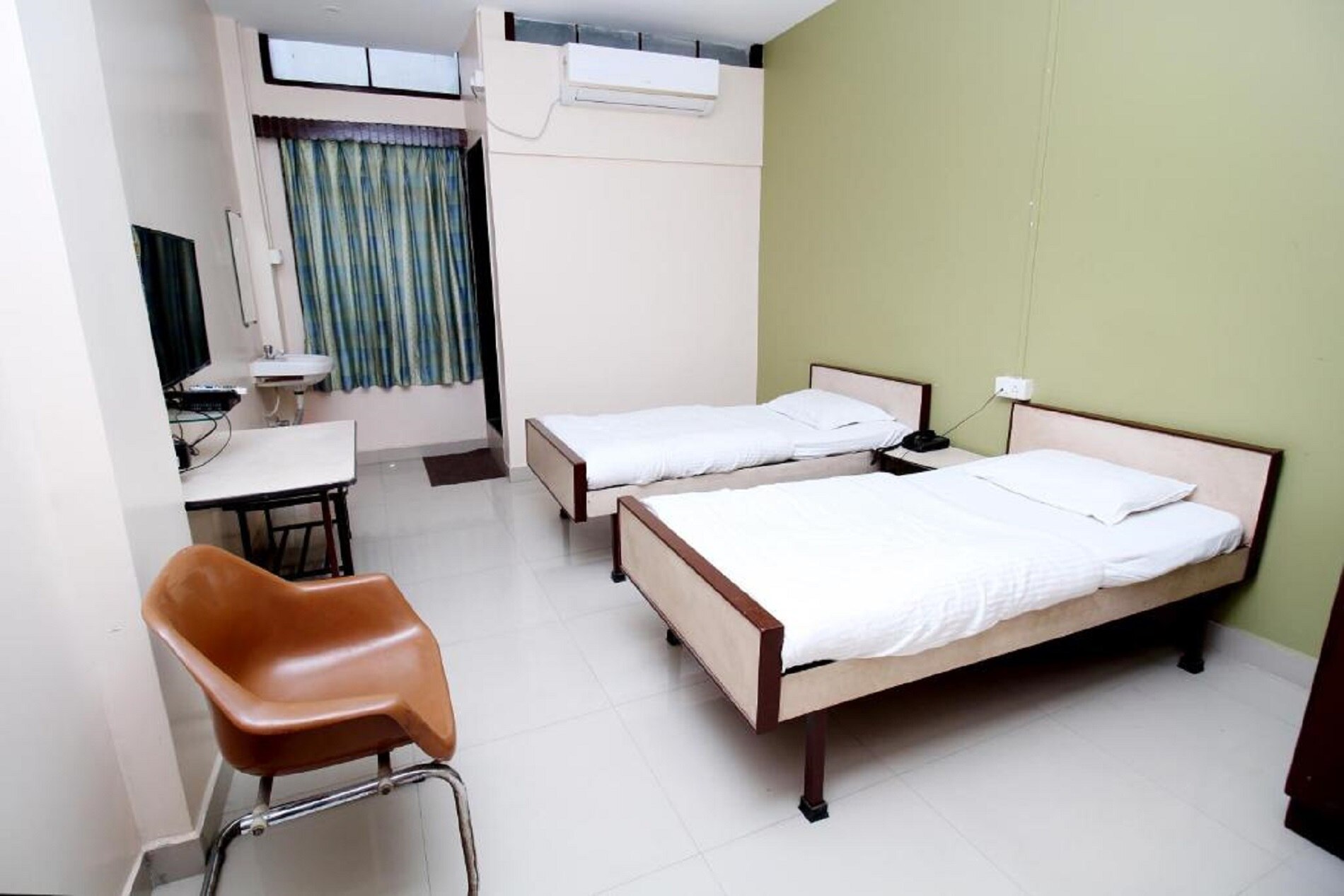 Hotel Gomatgiri 2