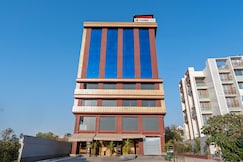 Treebo Arizona, Gandhinagar