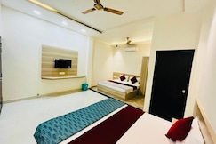 LOG INN BANARAS, Varanasi