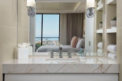 Hotel La Jolla, Curio Collection by Hilton, Hefei