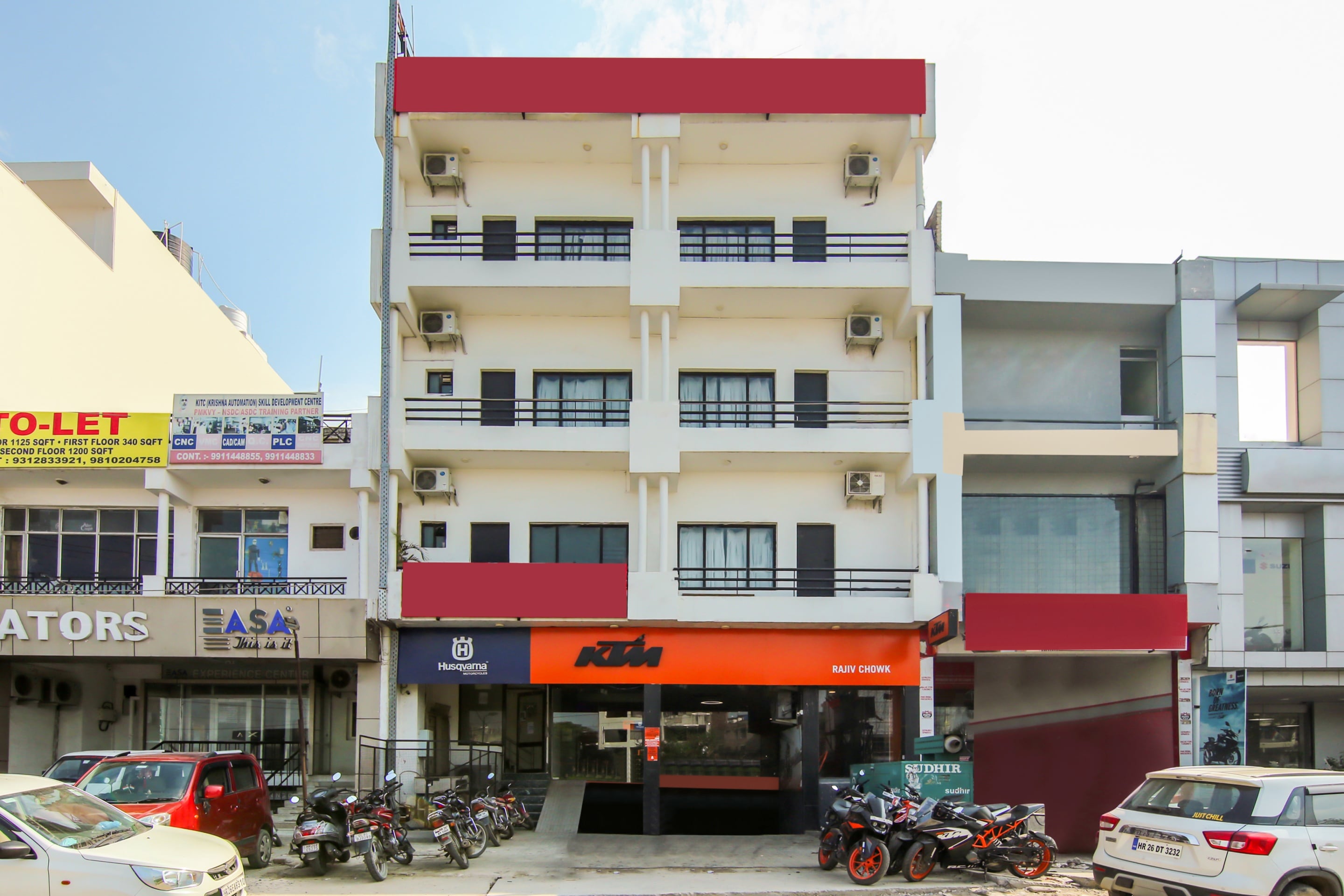 Hotel O Dream View Near Omaxe Celebration Mall - Tap to explore photos