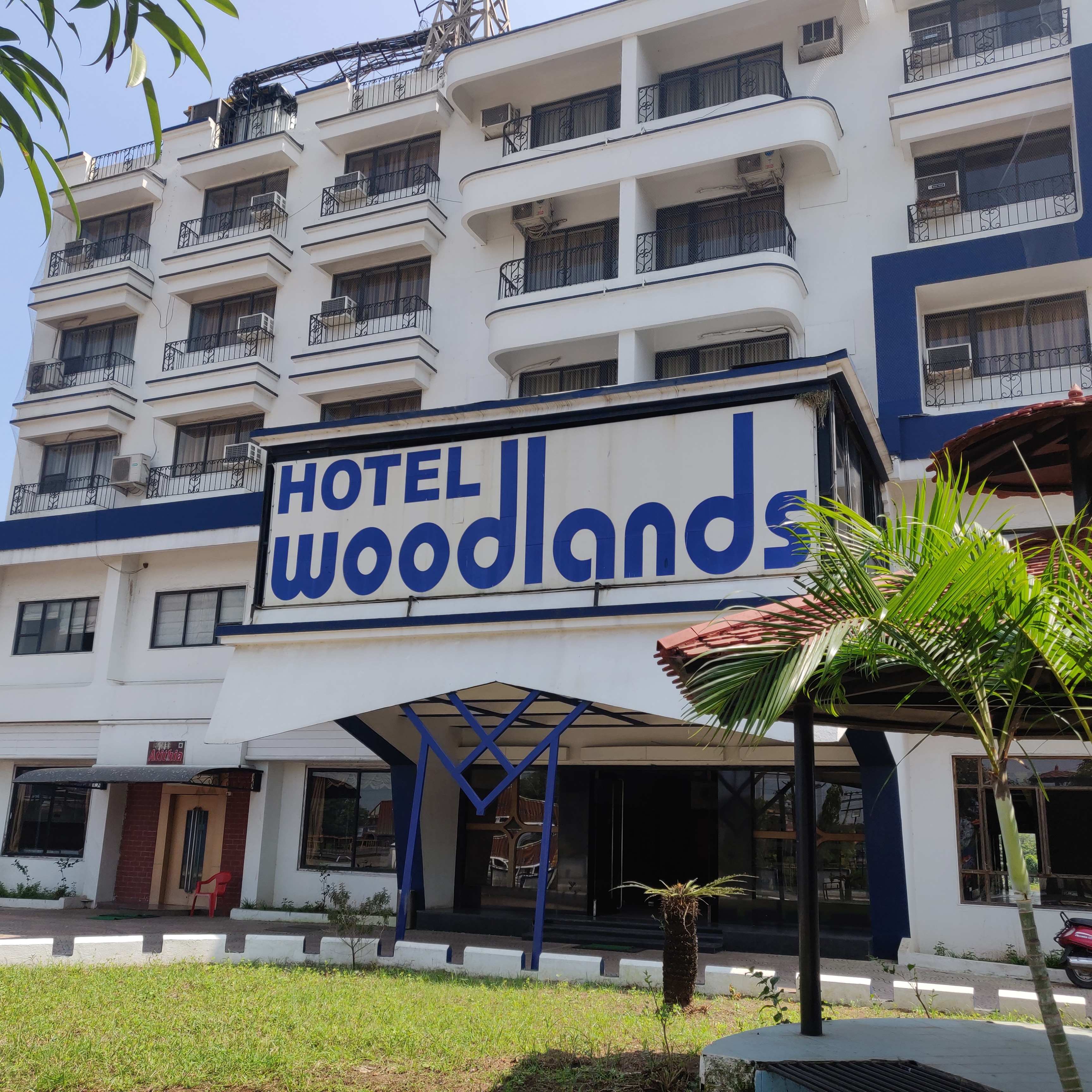 hotel woodlands vapi Kit Centaurus BT200 Lost Vape, mod double accu 18650 avec bluetooth