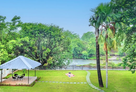 SaffronStays Nilaya by the River