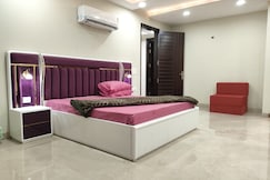 Homlee-Virasat 3BHK Flat Central DEL-Lift-Parking, Delhi