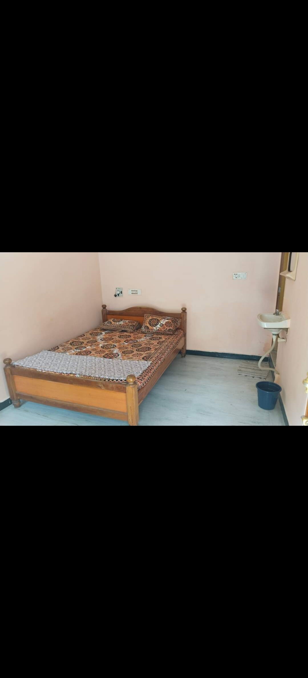 Ragavendra guest house - Tap to explore photos