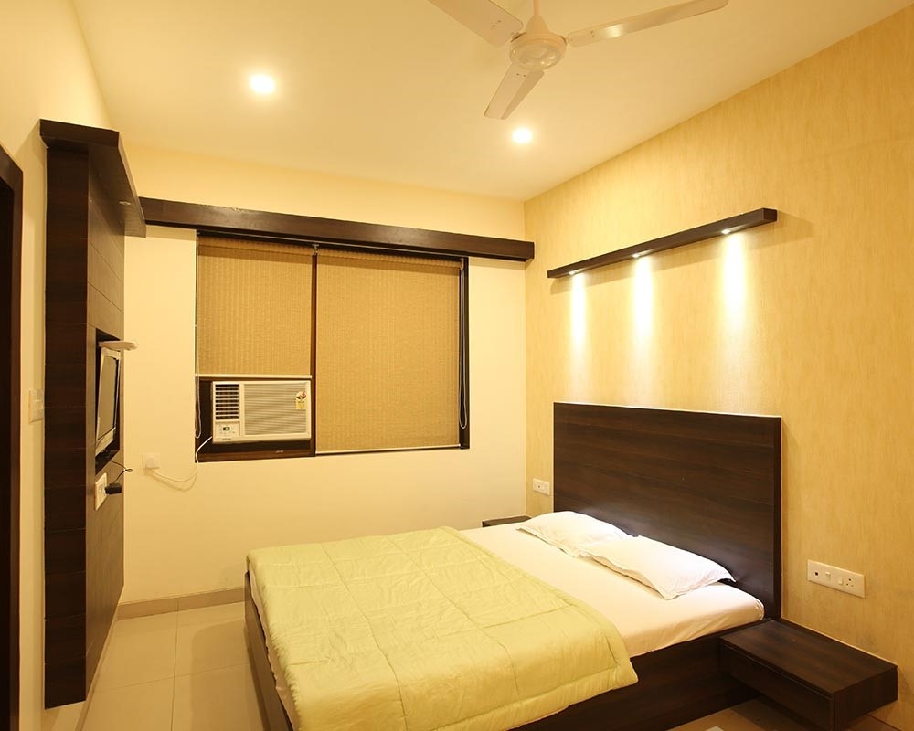 SHIVSHANTI HOLIDAY INN - Tap to explore photos