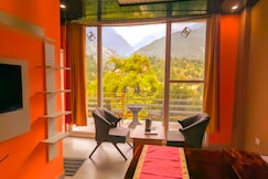 THE HIMALAYAN HAVEN, Manali