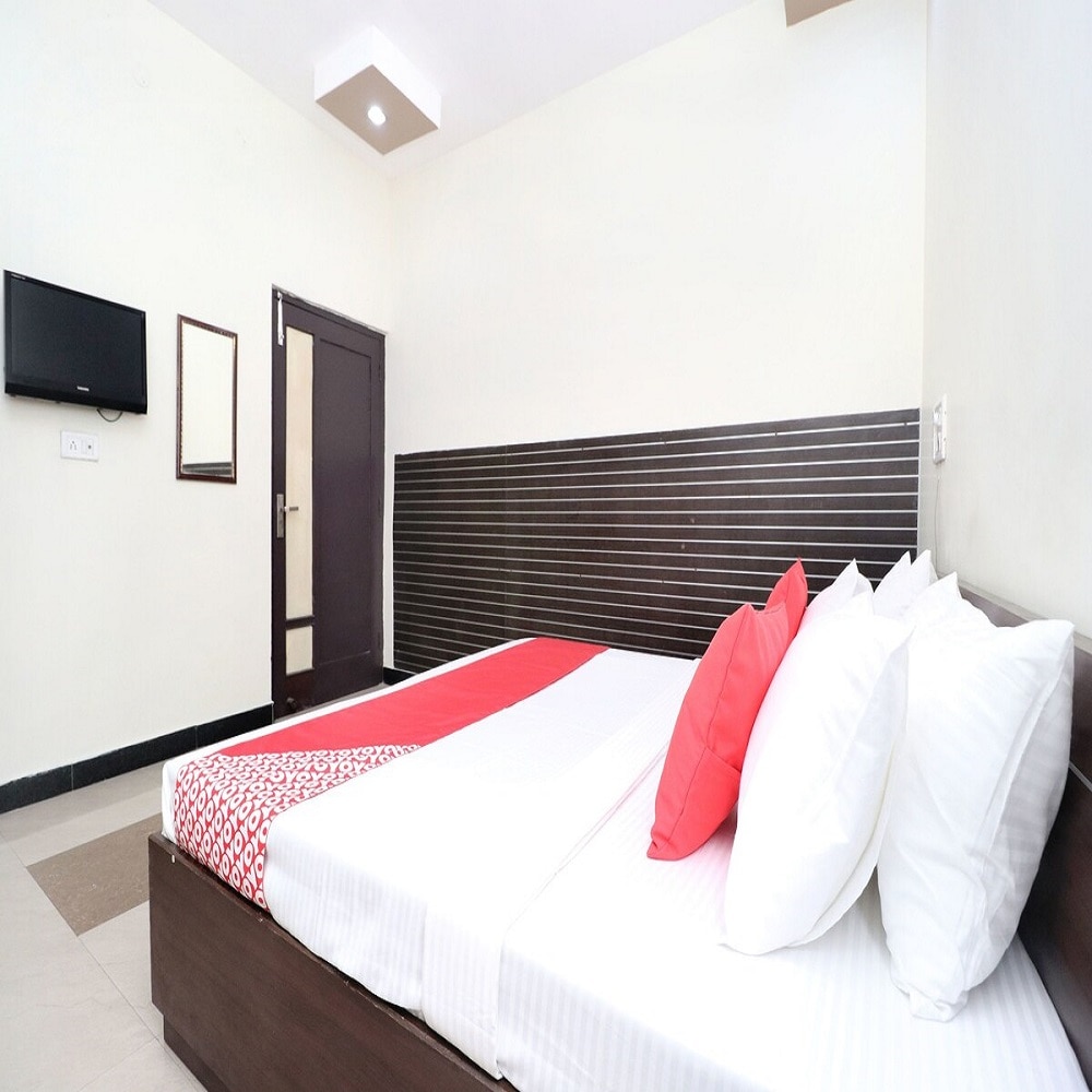 Hotel Sameer Residency - Tap to explore photos