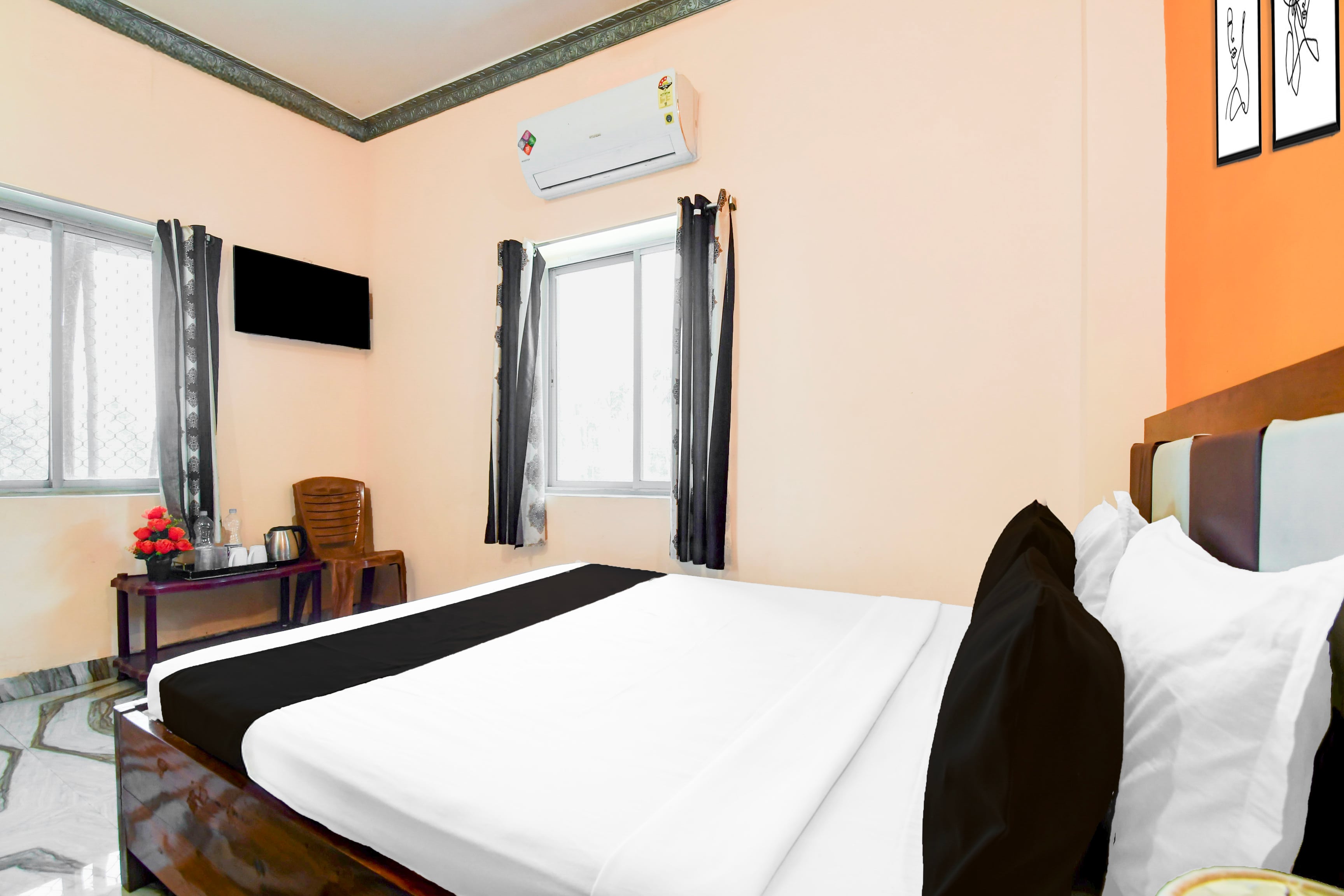 Super Hotel O Jagannatha Temple Paschim Dwar - Tap to explore photos