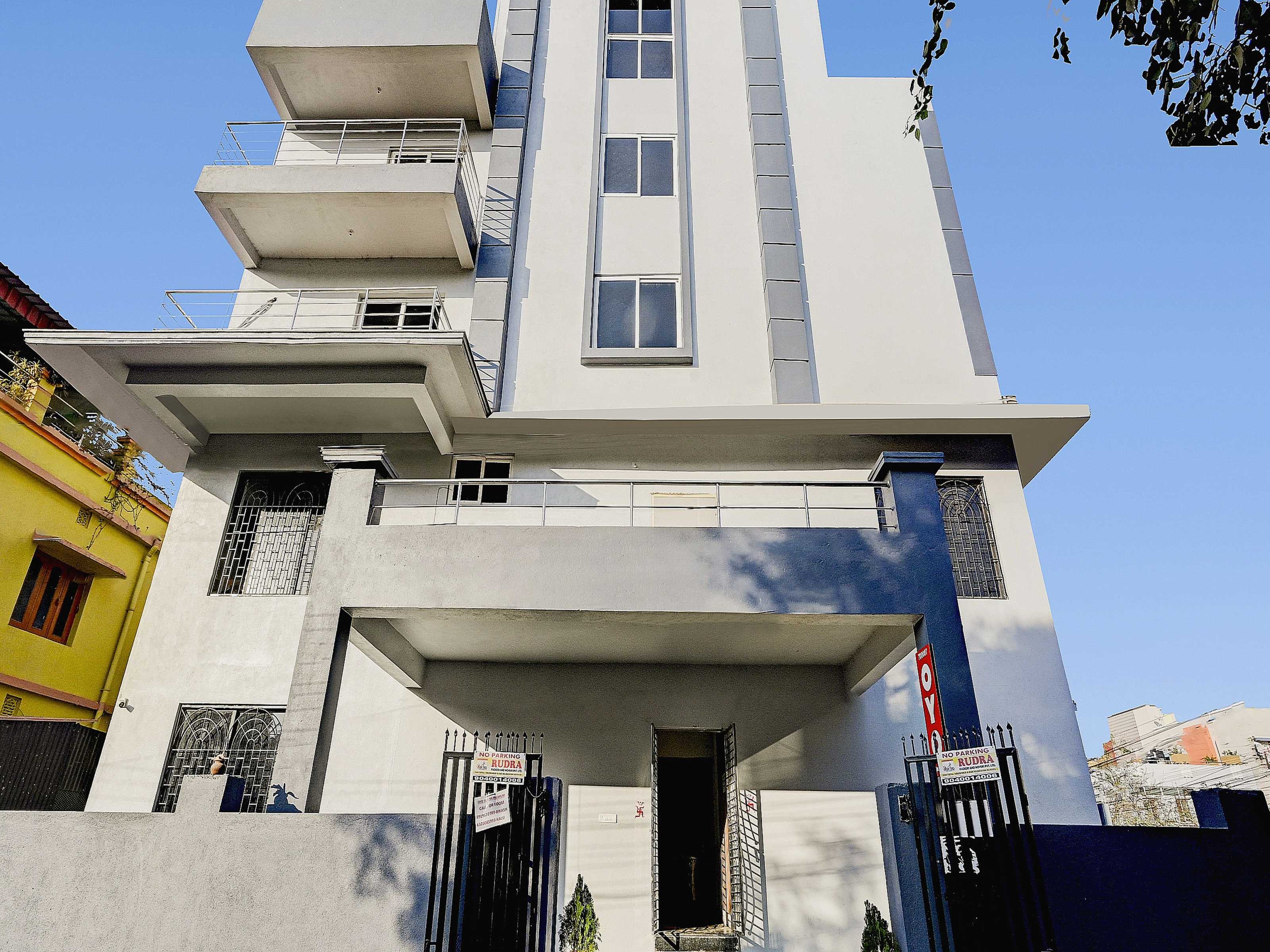 Hotel O Salomi Premium - Tap to explore photos