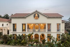 Luxe 4BR villa with Garden, Lift, Airy Interiors, Goa