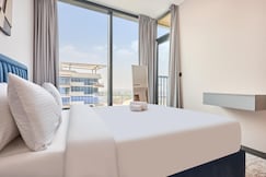 STAY BY LATINEM Luxury 1BR Holiday Home CC 715 Near Burj Khalifa, دبى