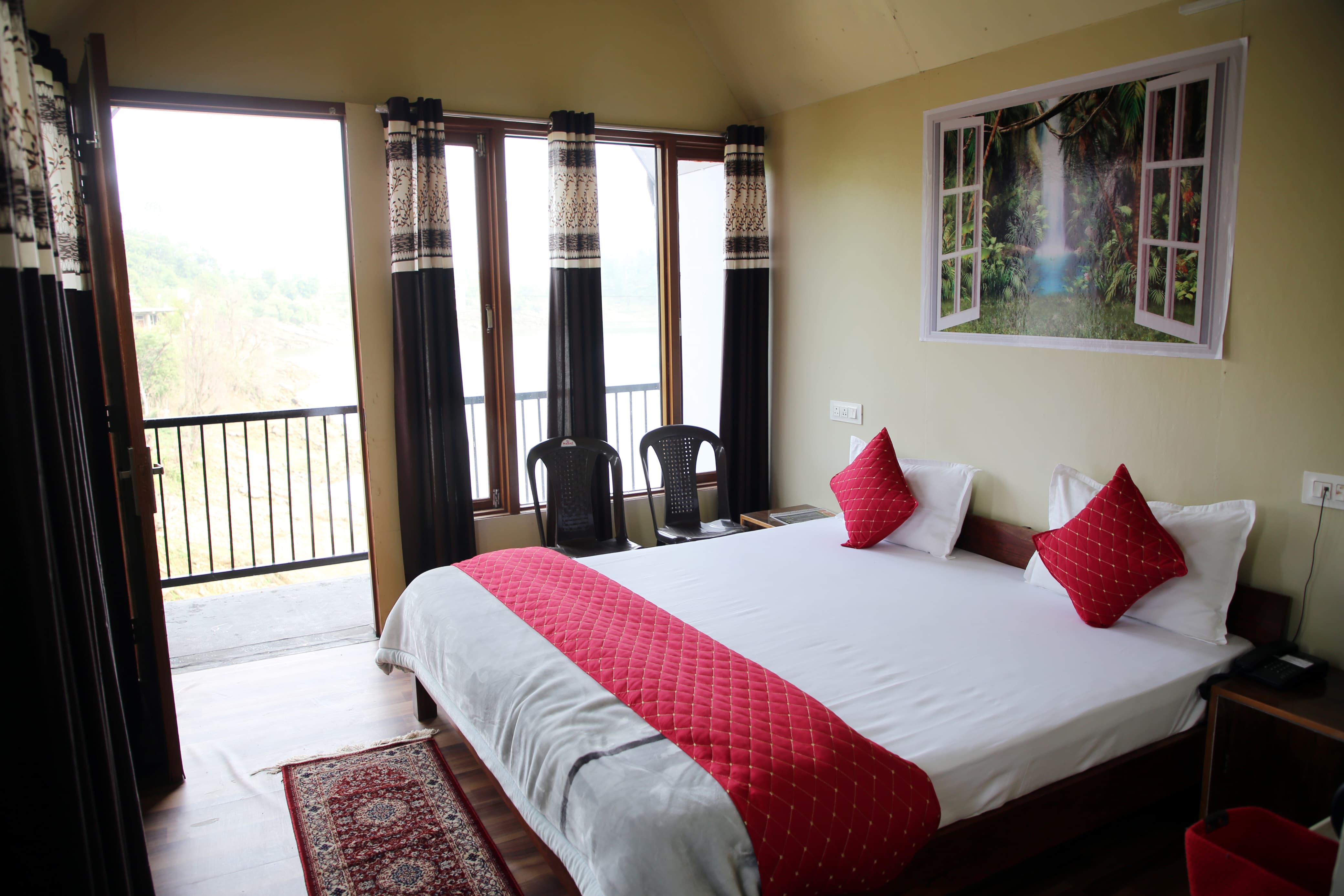 Hotel Pandav Meditation and Tourist Palace - Tap to explore photos