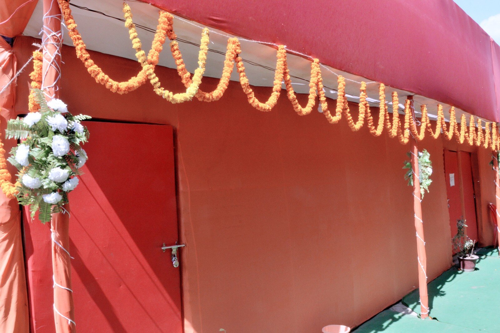 Spritual Mahakumbh Camps - Tap to explore photos