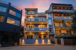 FabHotel JHS Studio, Gurgaon