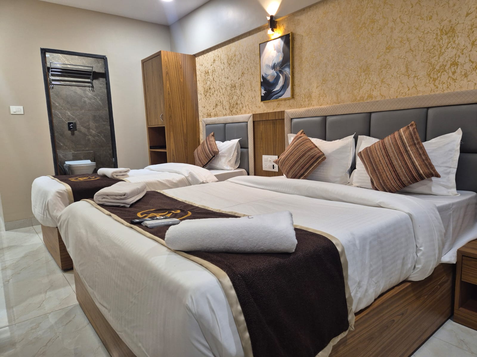 SUPERIOR TRIPLE ROOM 1