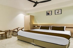 FabHotel Silver Cloud, Karimnagar