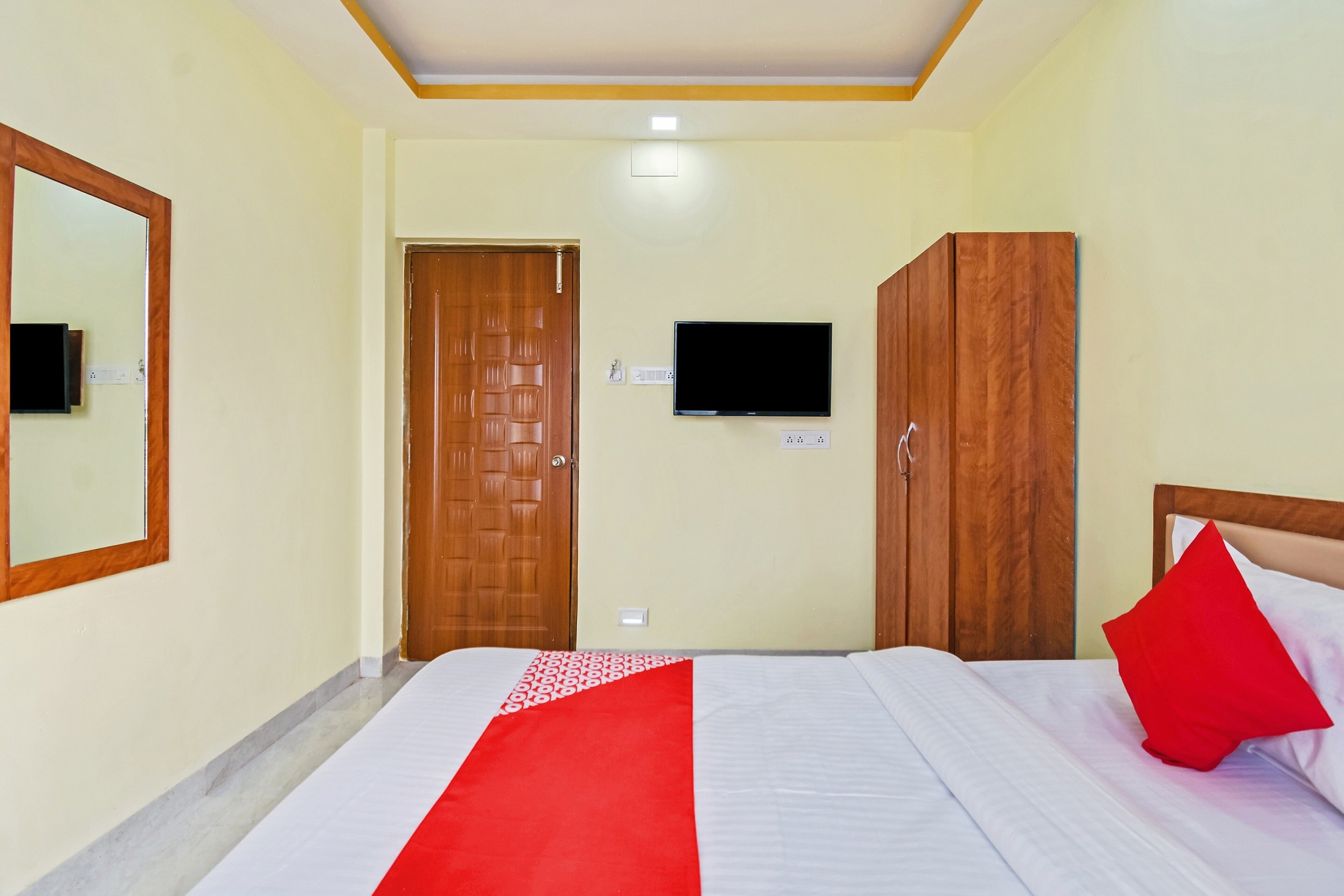 Hotel O Om Shanti Palace - Tap to explore photos