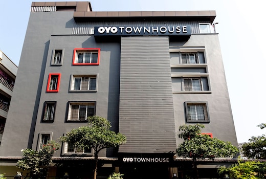 Super Townhouse Habitat New Town Rooms & Party Spaces