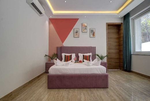 The Infinity Pool Villa Hotel by DanCenter, Baga Beach, Goa