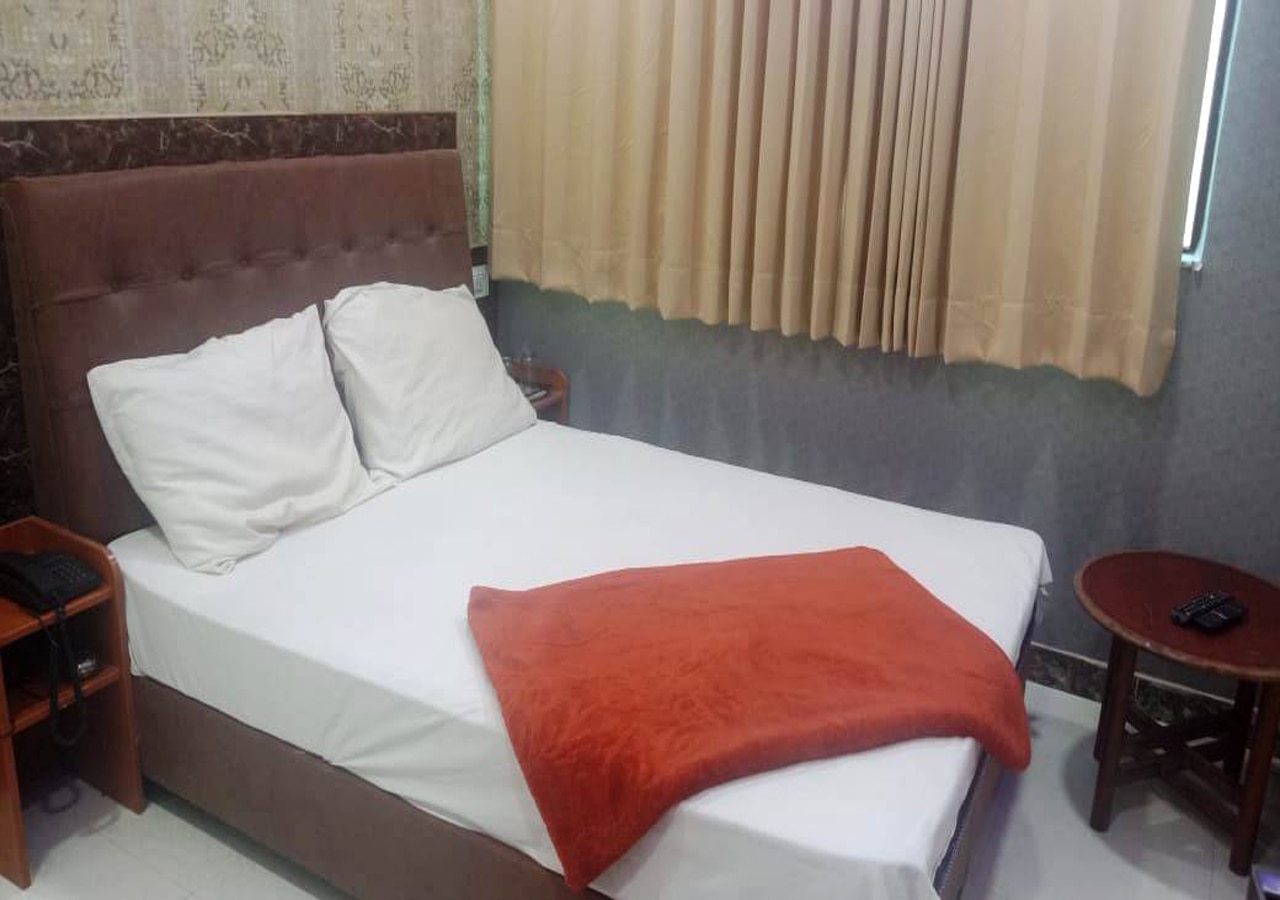 Hotel Malwa - Tap to explore photos