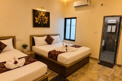 Hotel Raveera Inn, Varanasi