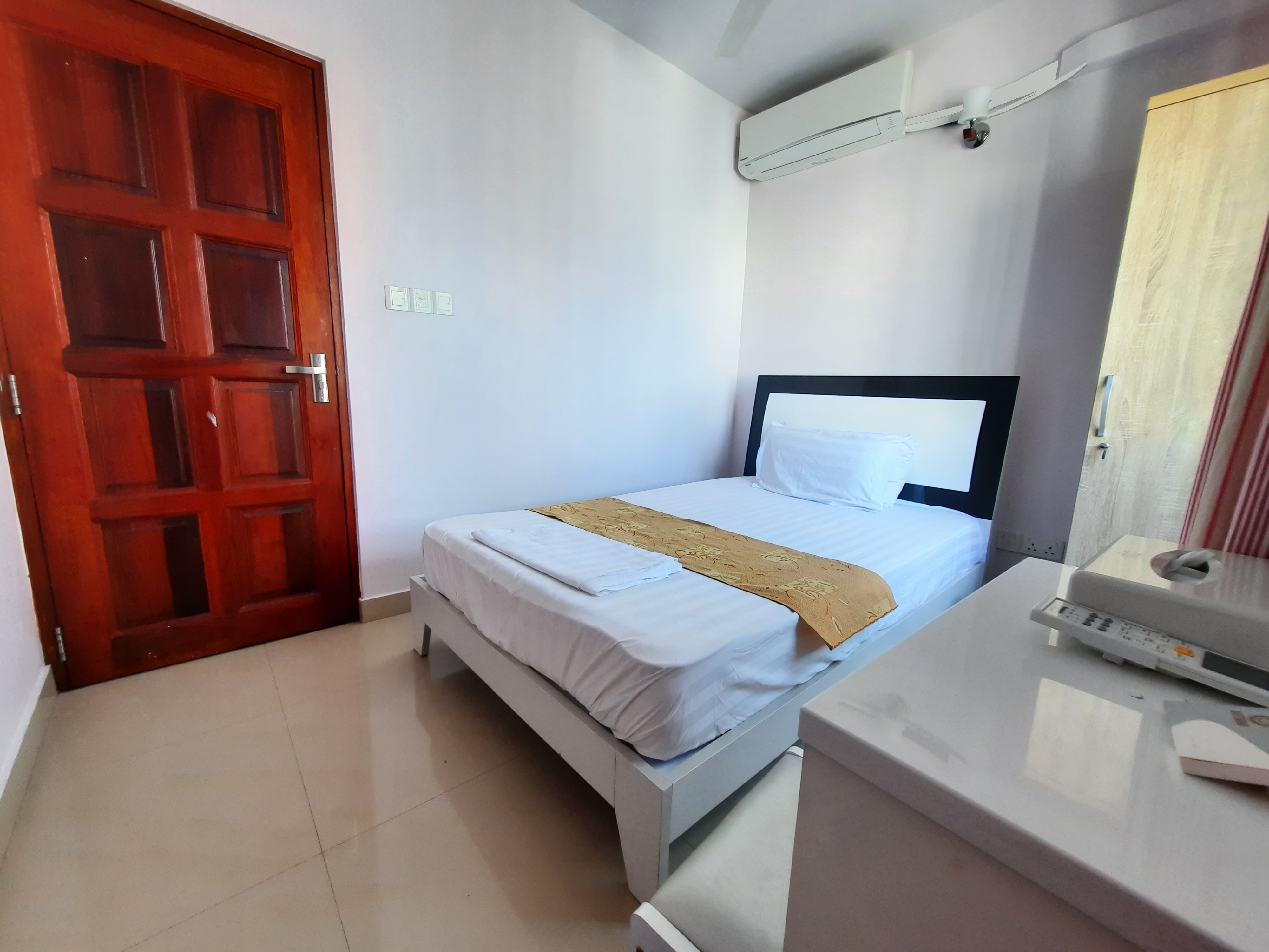 Hotel Octave Maldives - Tap to explore photos