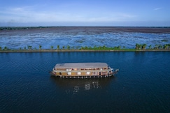 ECO Houseboat