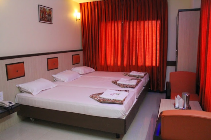 Hotel Manasa Inn - Tap to explore photos