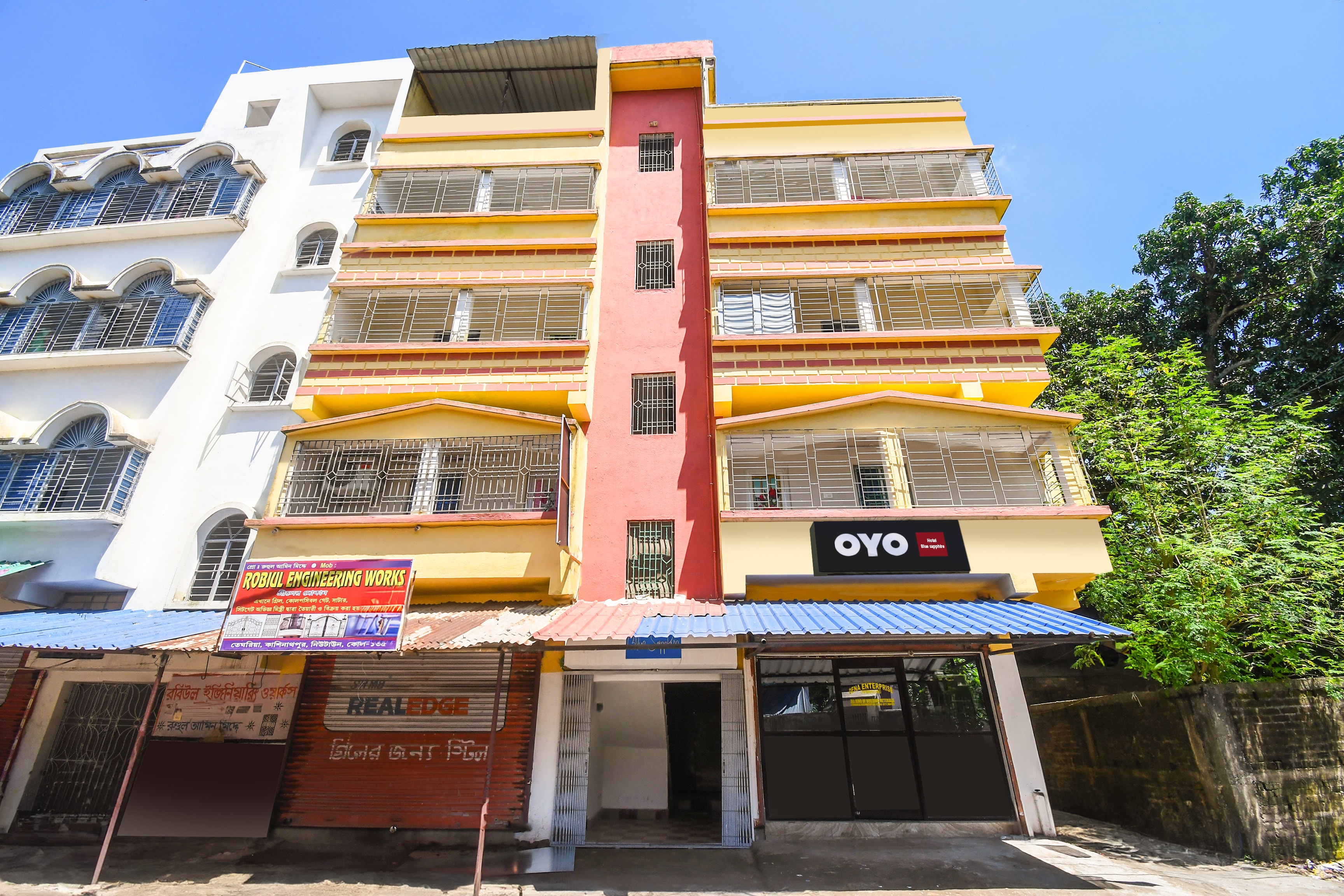 Hotel O Blue Sapphire Hotel & Banquets - Tap to explore photos