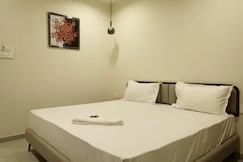 FabHotel Elixir Inn, Surat