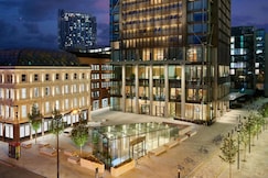 Pan Pacific London,  London