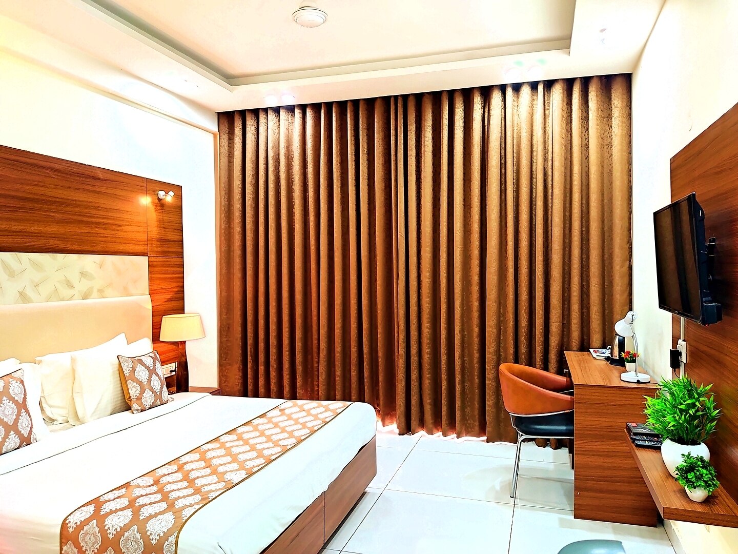 When In Gurgaon - Service Apartments | Opp. Artemis Hospital - Tap to explore photos