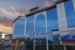 Hotel The Residency Srinagar (05 min walk to Clock Tower), Srinagar