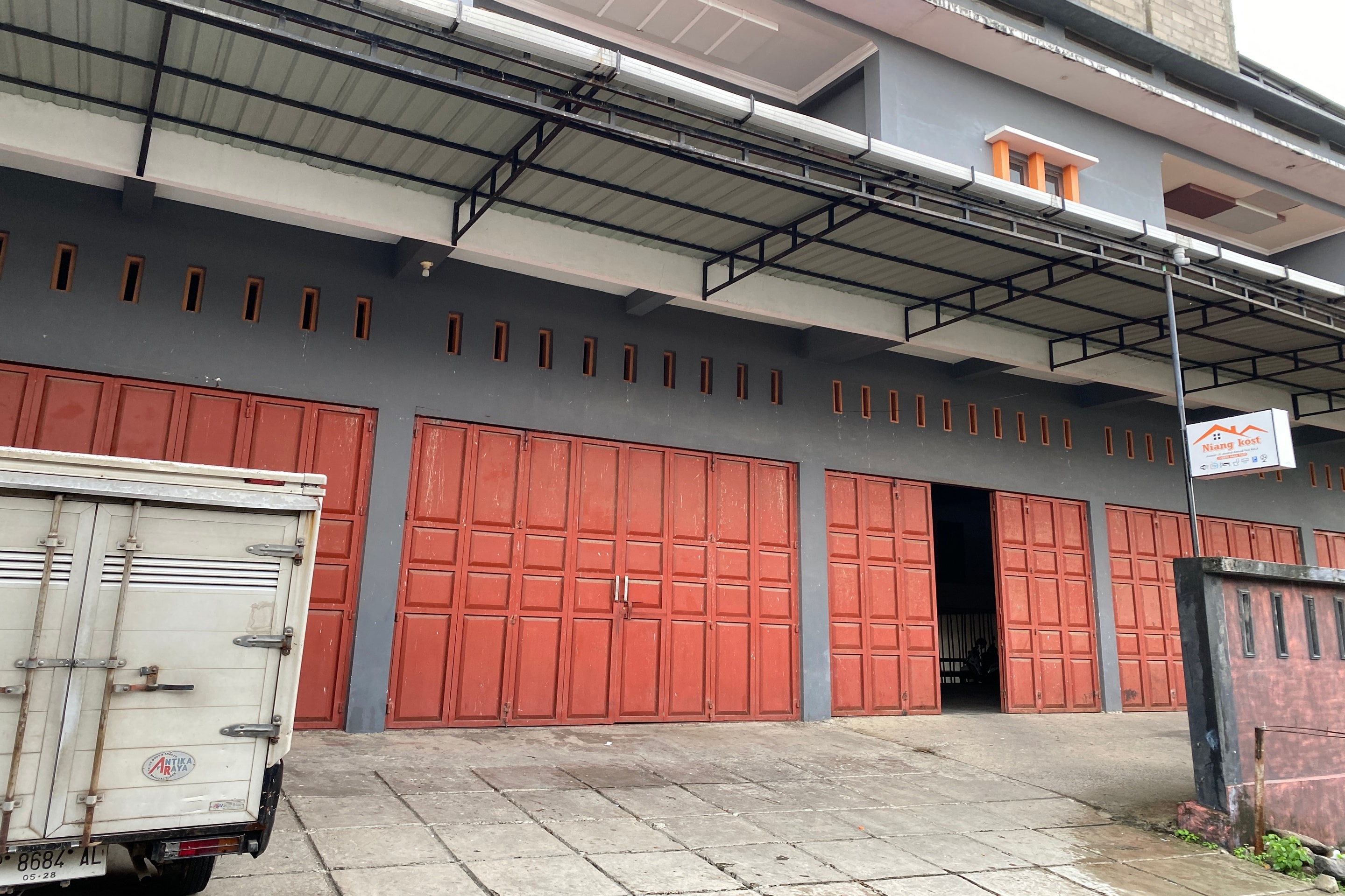 OYO 93532 Kost Nian Syariah Near SPBU Pertamina 74.91657 Mattirotasi Sidrap - Tap to explore photos