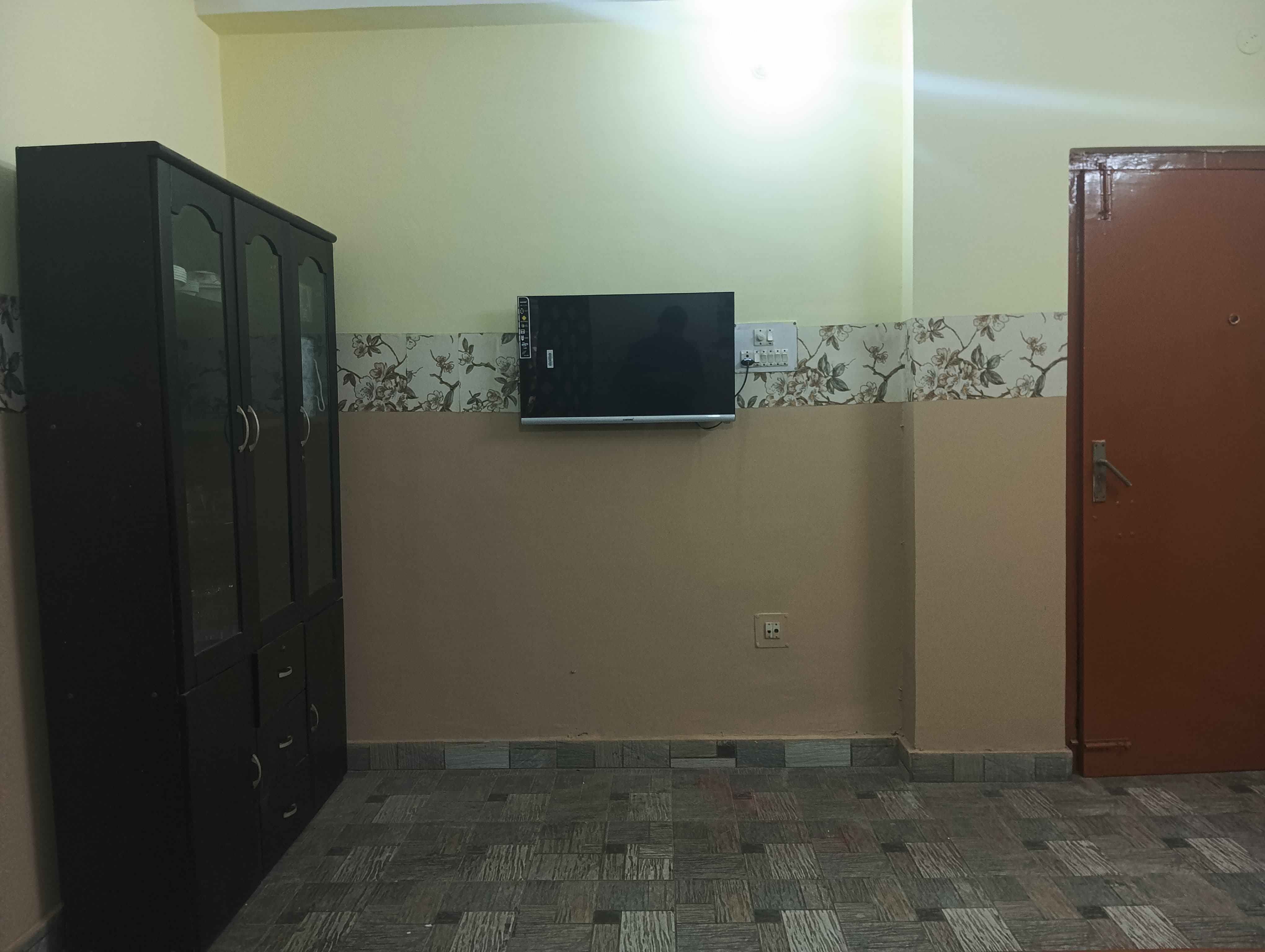 Taru s homestay 2 - Tap to explore photos