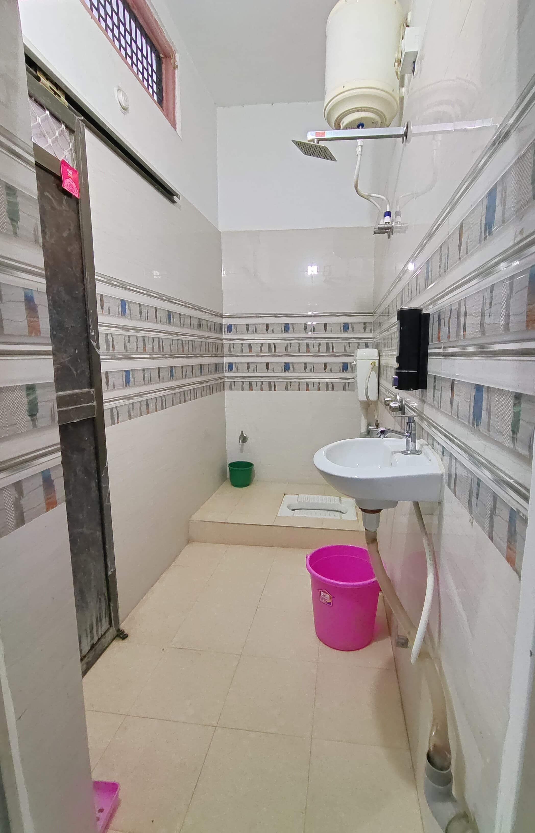 SIYARAM HOMESTAY - Tap to explore photos