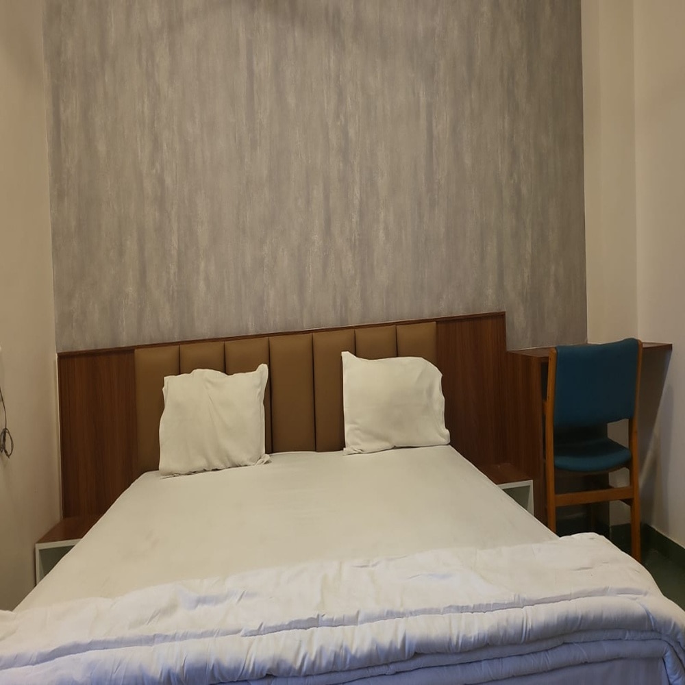 Hotel Samadhan Lodging - Tap to explore photos
