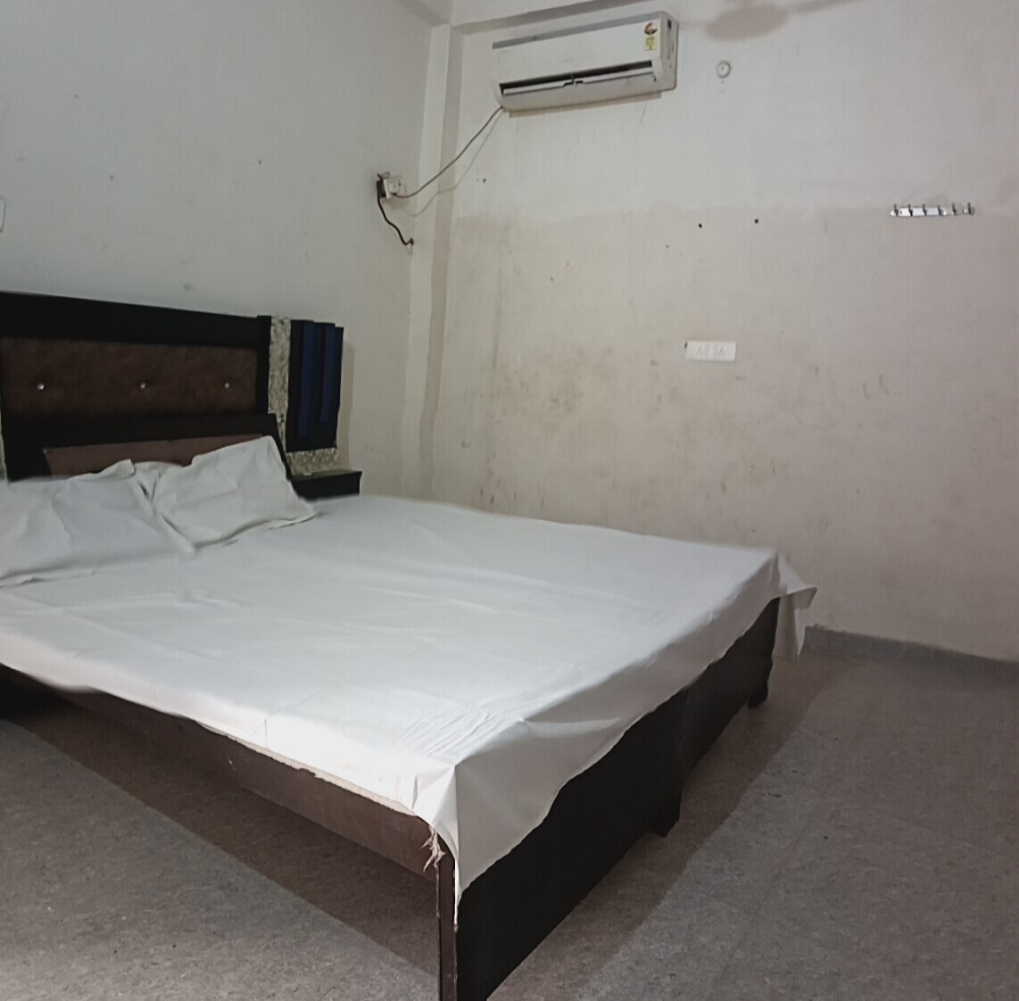 RN Homestay - Tap to explore photos