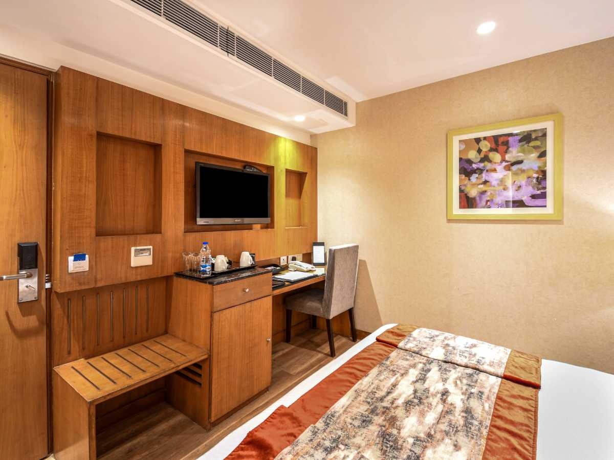 Beacon Hotel - Nirman Vihar, New Delhi - Tap to explore photos