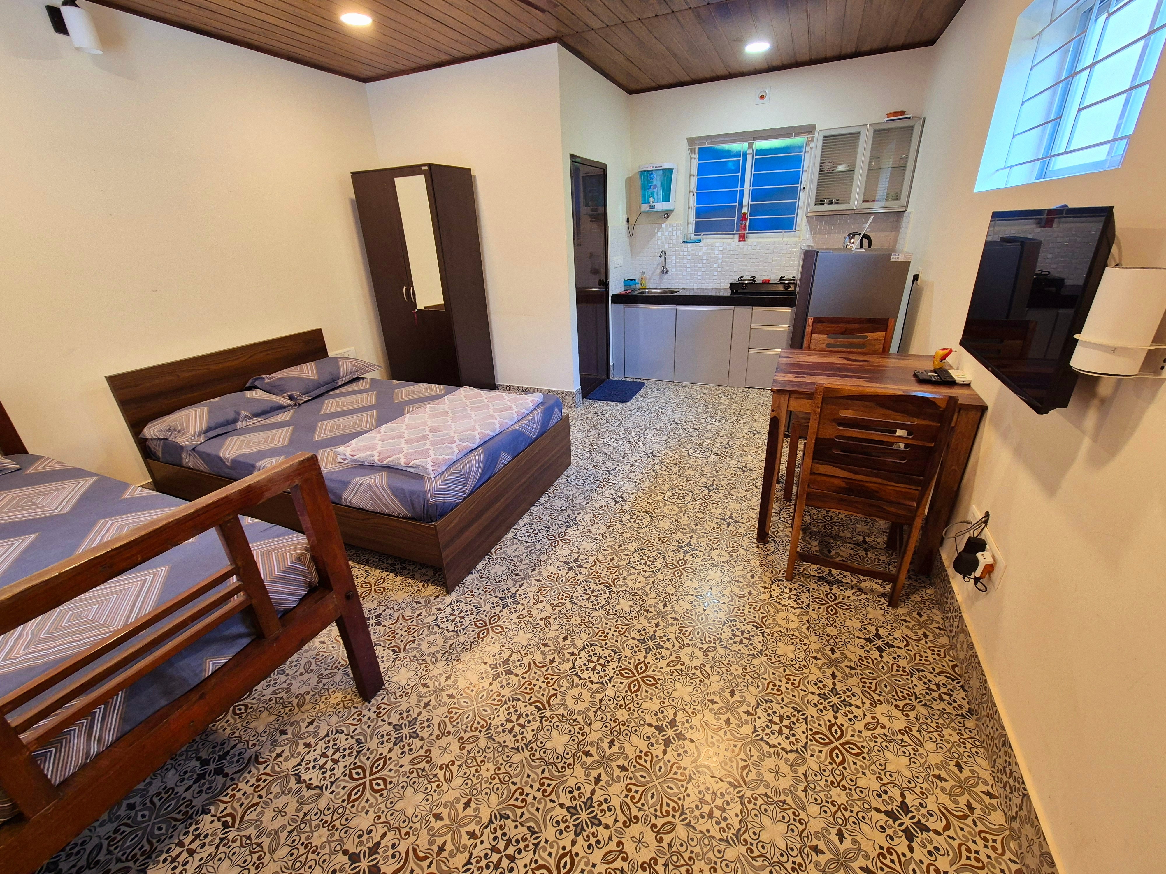 Sunny's Smile Homestay - Tap to explore photos