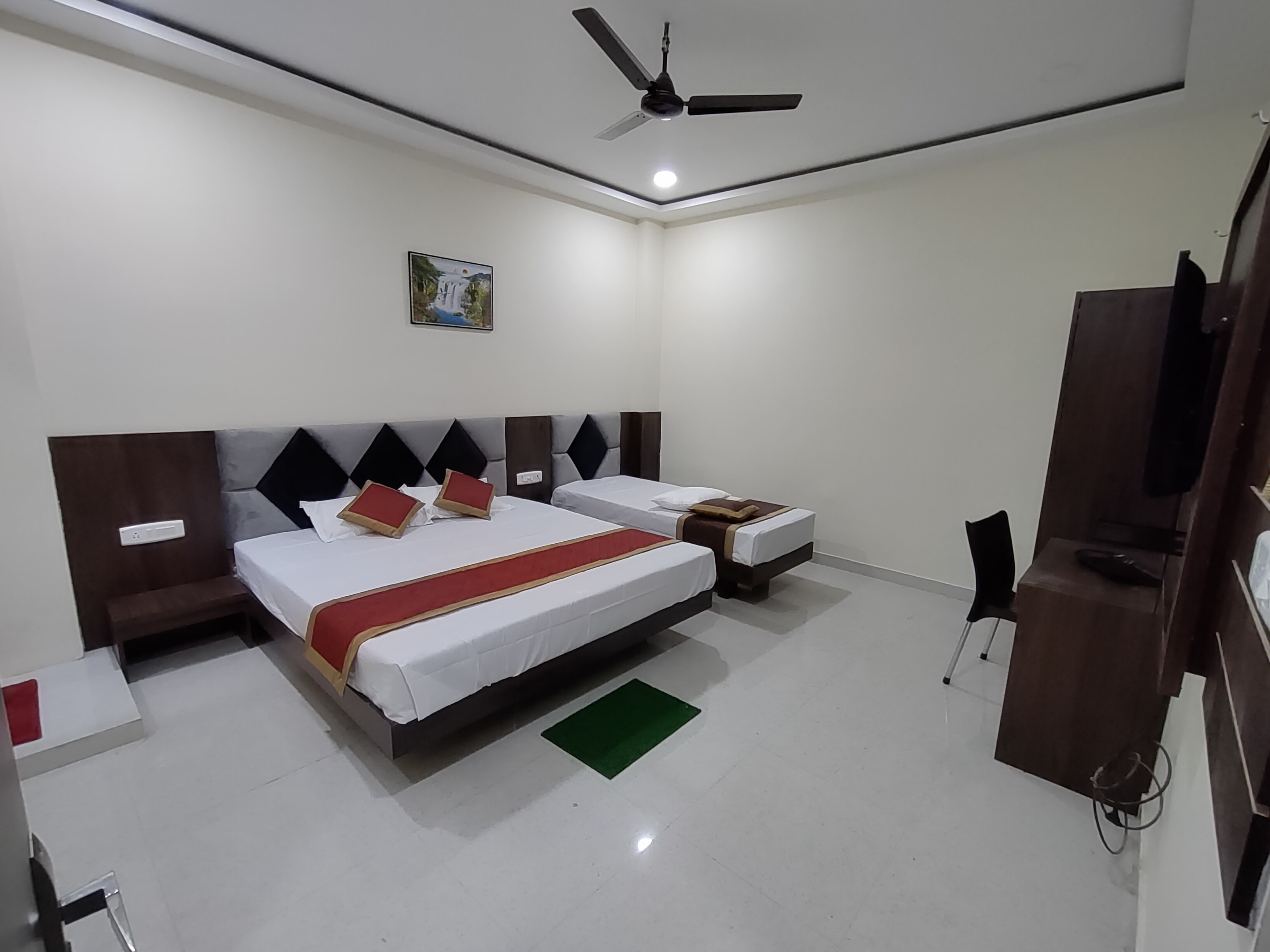 Hotel Mayur - Tap to explore photos